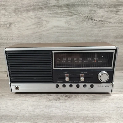 $12 • Buy Vintage Lloyds AM FM Radio  Model  RR-8609 Made In Taiwan- Works!