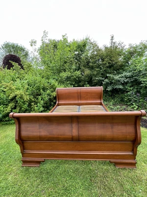 £620 • Buy Stunning Quality Italian Bateau Sleigh King Size  Bed Frame & Bases Cherry Wood