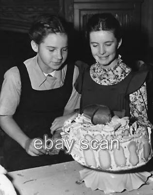 Margaret O'brien Candid With Friend On Set Cake   8x10 Photo • $14.99