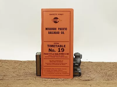 Missouri Pacific Railroad Co - Timetable No 19 - 1982 • $16.99