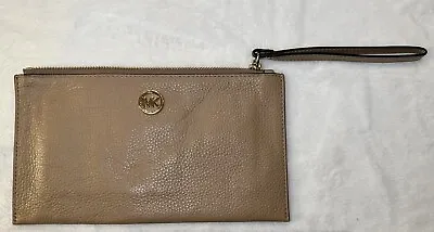 Michael Kors Authentic Fulton Camel Large Zip Clutch Leather Wallet Wristlet • $25.95