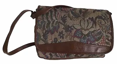 Ladies Tapestry Style Shoulder Bag With 6 Internal Pockets • £7.50