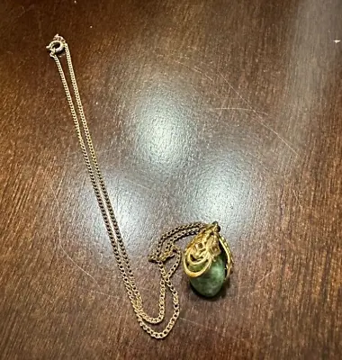 Vintage 1960's Gold Tone Necklace W/Agate Stone Pendent 15  • $6