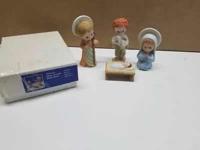 1981 Hallmark Mary Hamilton Nativity  MARY JOSEPH BABY JESUS + Extra Figure • $14.99