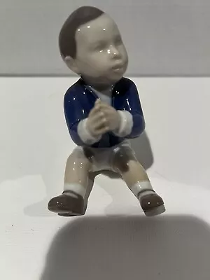 B&G Bing And Grondahl Copenhagen Figurine 2337 SITTING BOY CLAPPING HANDS • $35