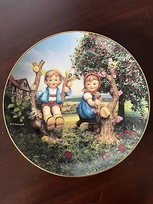 Danbury Mint M J Hummel Apple Tree Boy And Girl Plate Little Companions 1989 • $9.99