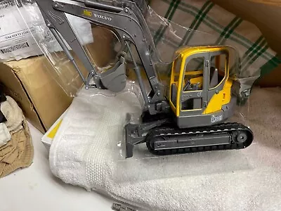 10  Long New Ray  Yellow Ecr88d Excavator No Packaging # 806 • $15