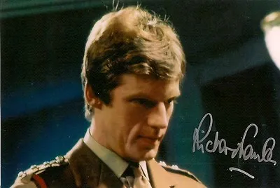 £0.49 • Buy RICHARD FRANKLIN DR WHO CAPT MIKE YATES AUTOGRAPH SIGNED 6 X 4 PRE PRINTED PHOTO