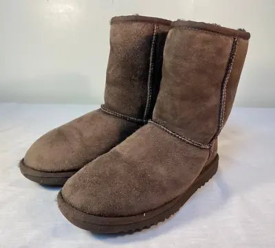 ✅ UGG Classic Short Boots Women's Brown Leather Shearling Insulated 5825 - US 6 • $14.99