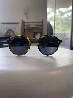 $82 • Buy Ray-Ban Sunglasses Unisex Retro Round Fleck