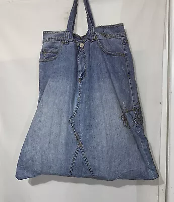 V. S. H.   UPCYCLED TOTE BAG FROM A PAIR OF JEANS IN BLUE DENIMcon’t.⏩⏩ • £3.90