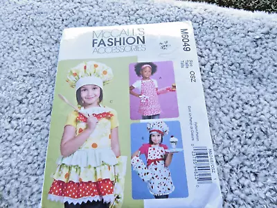 Pattern Child's Apron And Chef's Hat • $1.04