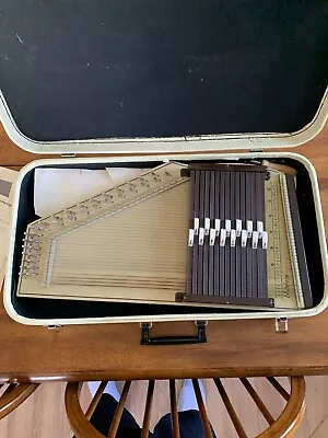 Autoharp 1964 Vintage W/case & Music ~ Very Sharp And Nice ! • $300