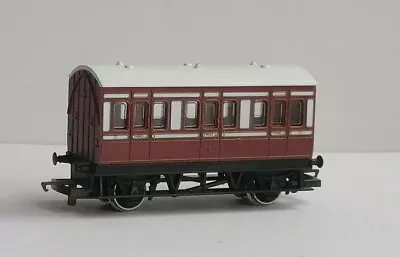 Hornby OO R.219 Four Wheel Coach Caledonian Livery • £10