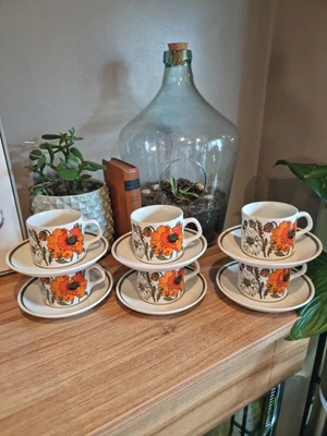 £10 • Buy 6 X J & G Meakin Poppy Cups & Saucer Vintage Mid Century - Made In England