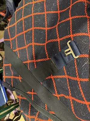 £8 • Buy 5ft 3 Waffle Rug 