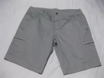 Adidas Chino Shorts Size L • $15