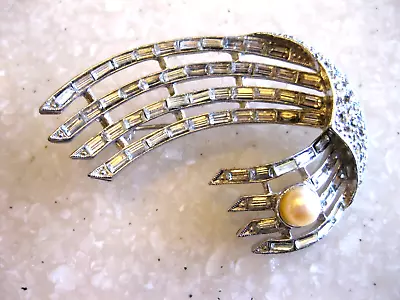 Silver Tone Vintage HATTIE CARNEGIE Rhinestone Pin Brooch W/ Large Faux Pearl • $79.95