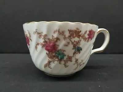 Minton Ancestral Tea Cups Gold Rim Scalloped Bone China England Wreath Stamp • $12.99