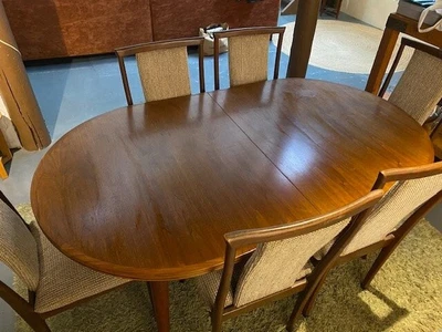 $500 • Buy Gorgeous Vintage Mid Century Teak Dining Table - Seats 6 - 10 - Extendable 