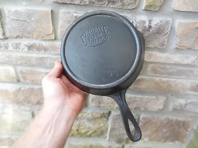 Vintage Favorite Piqua Ware Smiley Logo #3 Cast Iron Skillet With Heat Ring • $24.95