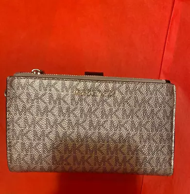 Michael Kors Wallet Authentic • $25.99