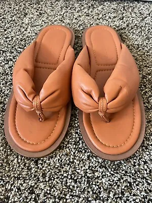 Free People Vicenza Orange Puffy Thong Sandals Size 8 • $29.99