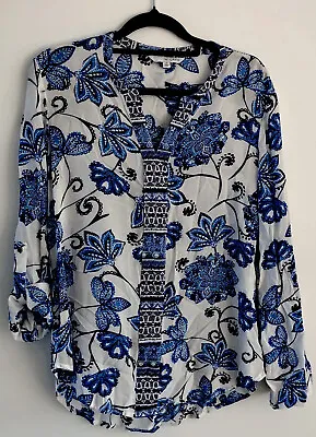 W Lane Top Womens Sz 8 White Blue Roll Tab Sleeve V Neck Floral Print • $22.50