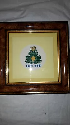 Small Framed Cross Stitch Frog Picture. • £4.99