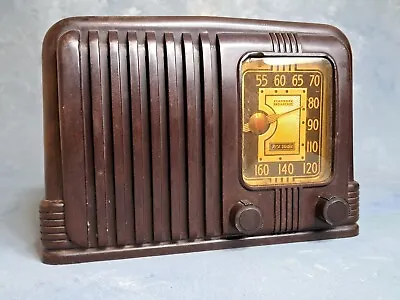 VTG 1940s RCA VICTOR ART DECO TUBE RADIO BAKELITE (working) • $100