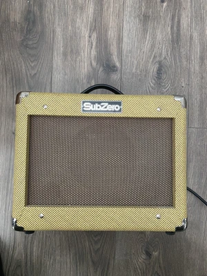 £25 • Buy SubZero Tweed V15G Guitar Amp