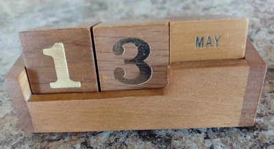 £6 • Buy Vintage Wooden Perpetual Calendar