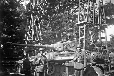 WWII Photo German Tiger I Tank On Railroad WW2 World War Two Wehrmacht / 4032 • $5.99