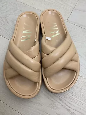 $55 • Buy ZARA Sheathed Tab Beige Sandals Slippers Chunky Platform Quilted 39/9