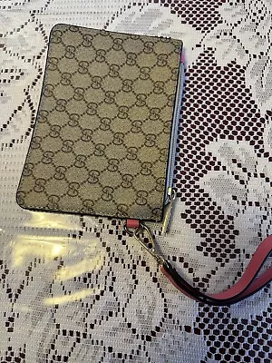 Gucci Small Clutch Bag • $76