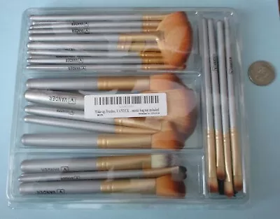 VANDER Professional 32 Piece Makeup Brush Set   Bag Not Included • $17