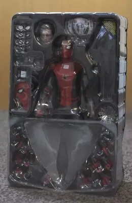 *BRAND NEW* Hot Toys MMS542 SPIDER-MAN: FAR FROM HOME (UPGRADED SUIT) • £165