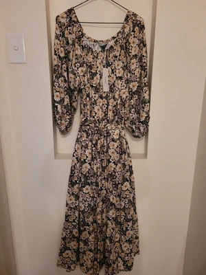 $40 • Buy French Connection Floral Dress Size 12 BNWT