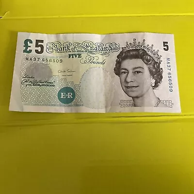2002 Queen Elizabeth Ii £5 Banknote  • £3