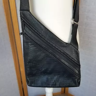 Vintage Thomas Leathers Bag Black Leather Sling Back Croc Embossed Adjustable • $39