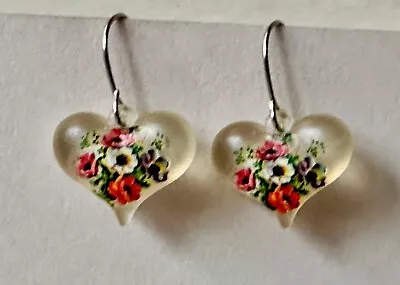 Mother's Day Vintage Plastic Heart Flower Design Charm 1/2 Of 1  Earrings 1' • $0.99