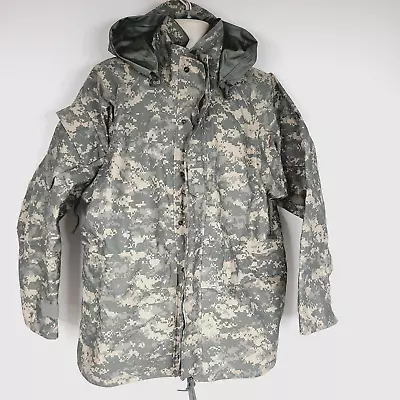 US Military Cold Weather Gore-Tex Parka Mens Large Universal Digital Camouflage • $54.99