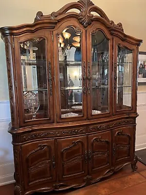 Beautiful Signature Series Formal Dining Room Set By ￼ Michael Amini • $2675