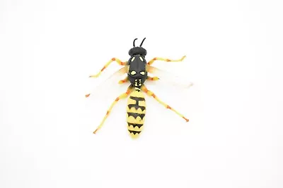 Hornet Killer Wasp Insect Very Realistic Rubber Model Hand Painted Toy 3.5  • $8.59