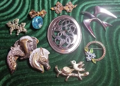 Vintage To Present Brooch Lot Of 8 Gold Tone Silver Tone Assorted Styles  • $9.99