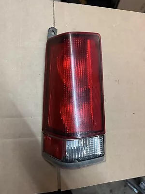 Driver Left Tail Light Fits 00-02 CHEVY EXPRESS 1500 VAN 19153084 • $50