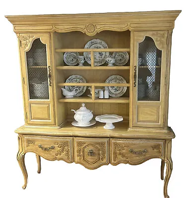 Vintage Thomasville Country French Carved Oak Buffet & Hutch Top / China Cabinet • $1499.99