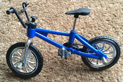 Miniature Mountain Bike Model Bicycle Collectable • £3