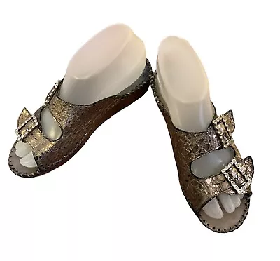 La Plume Jen Leather Bronze Alligator Print Rhinestone Slide Sandals Sz 6.5(37)  • $15.99