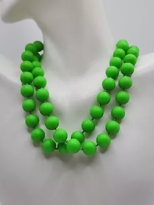 Vintage Green Beaded Necklace 22 Inch Acrylic Beads 1970-1980 Unsigned  • $13.75